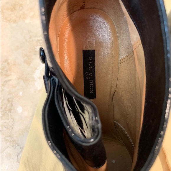 Louis Vuitton Croc Embossed Booties - Picture 2 of 7